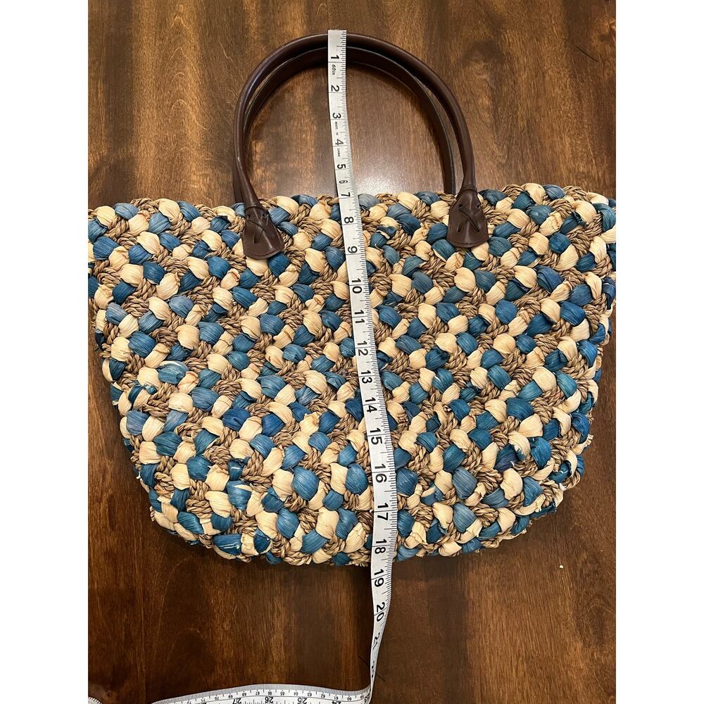 Bijoux Terner Women’s 100% Straw Woven Blue Tan Shoulder Purse - Picture 11 of 13